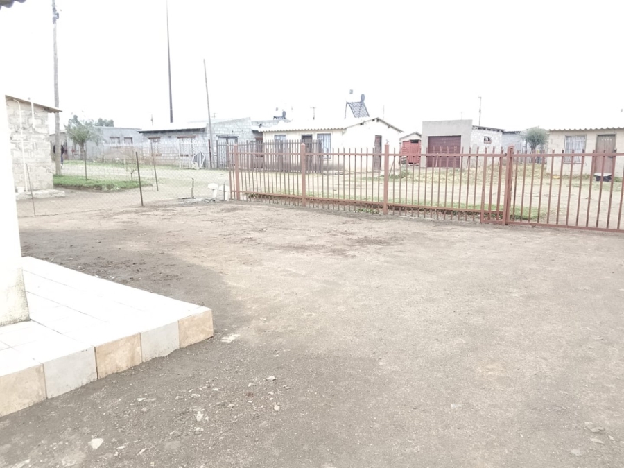 2 Bedroom Property for Sale in Botshabelo Free State
